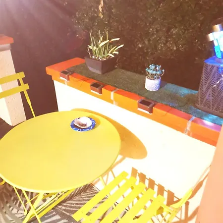 Carré De Détente Jacuzzi Jardin Piscine T3 Parking